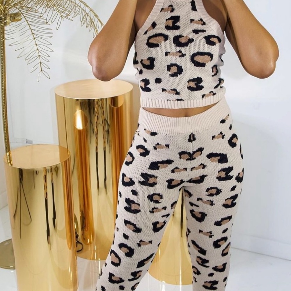 Halter sweater set leopard size large
